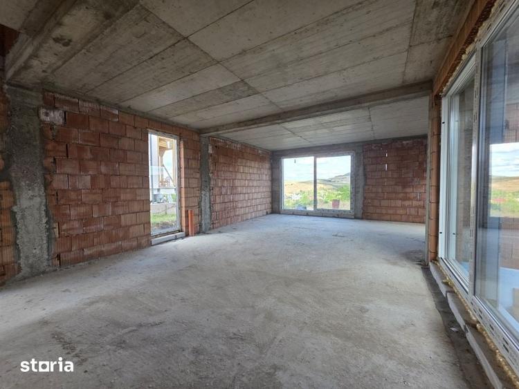 Casă cu 4 camere cu Teren 586 Mp în Baciu