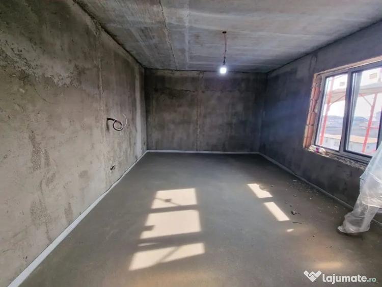 Apartament cu 2 camere decomandat în Smeura