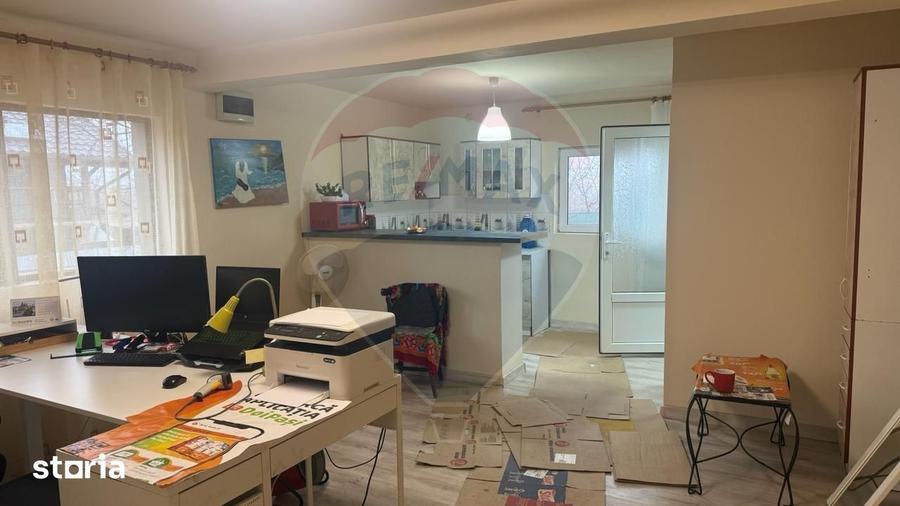 Spațiu comercial, de 87 mp, în Gruiu