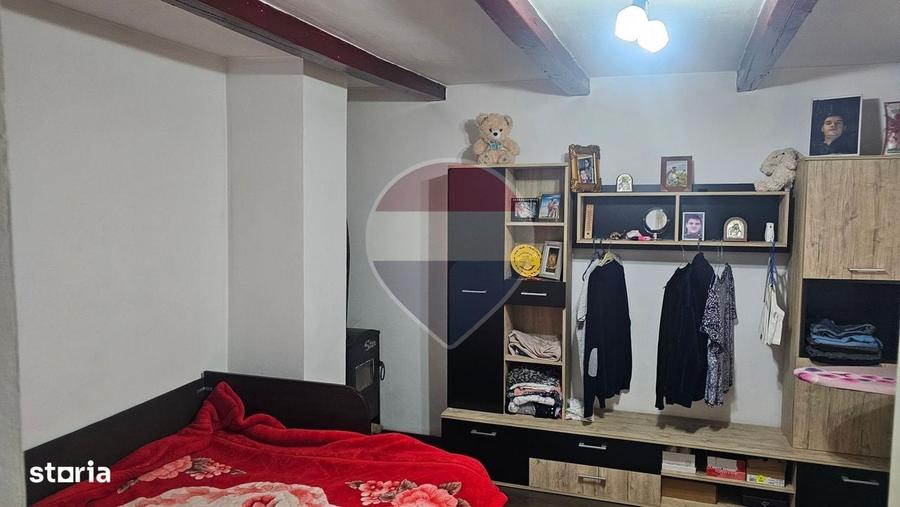 Casă cu 3 camere în Dochia