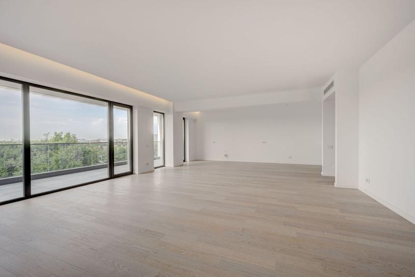 Apartament cu 4 camere decomandat în Nord
