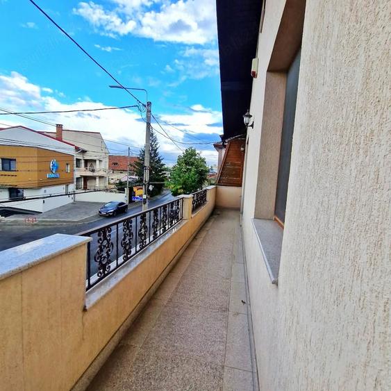 Casă cu Teren 300 Mp în Central