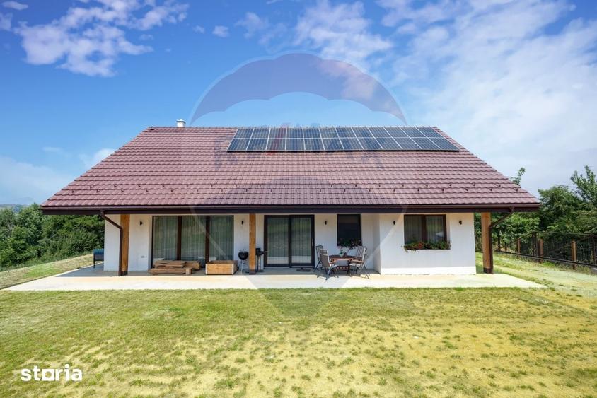 Casă cu 5 camere cu Teren 2481 Mp în Bran