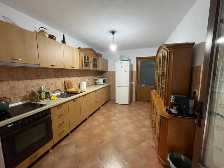 Hotel/Pensiune, de 200 mp, în Firiza