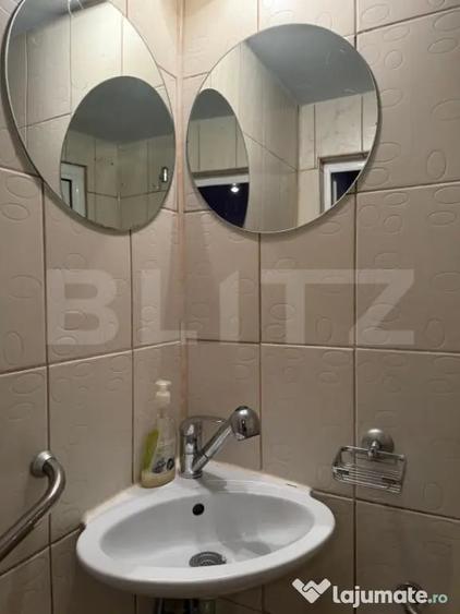 Apartament cu 3 camere semidecomandat în Democrației