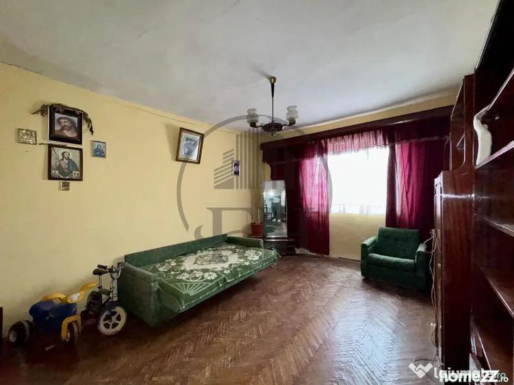 Casă cu 3 camere cu Teren 130 Mp în Brătianu