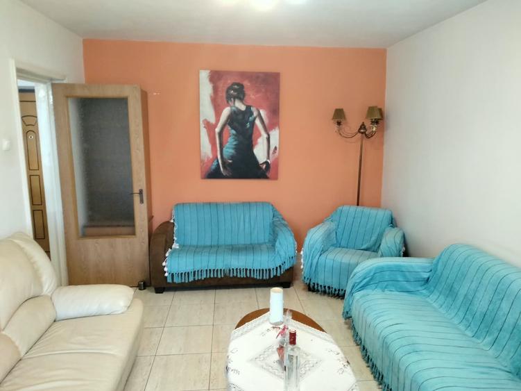 Apartament cu 3 camere decomandat, mobilat în Iancului
