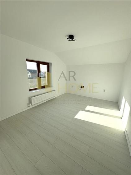Duplex cu 4 camere cu Canalizare în Strejnicu