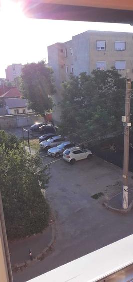 Inchiriez garsoniera cf.3 zona UTA,renovata si utilata .( loc de parcare langa bloc.) - 3