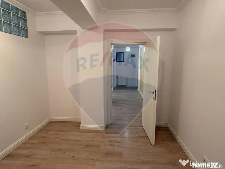 Apartament cu 3 camere decomandat în Aviației