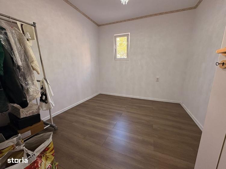 Casă cu 4 camere în Vitan