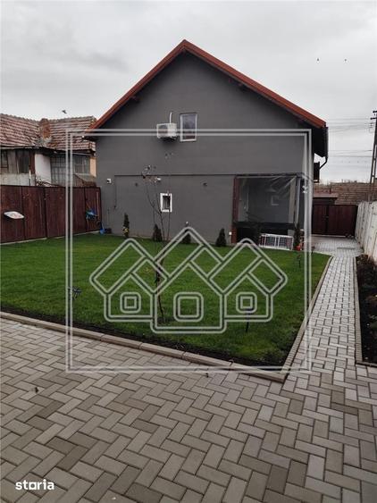 Casă cu 5 camere cu Teren 287 Mp în Central