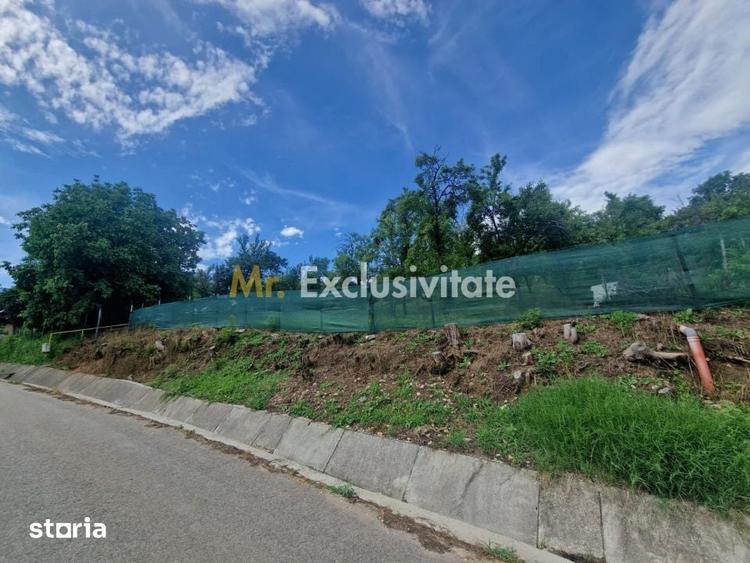 Teren de 1400 mp, în Albota
