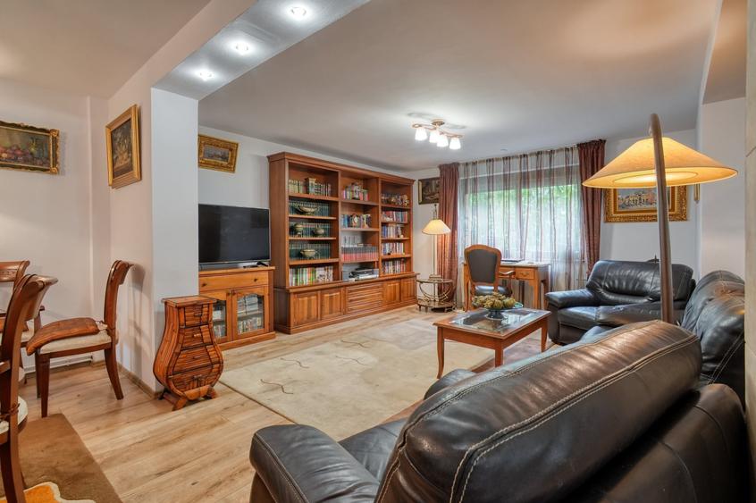 Casă individuală cu 5 camere cu Canalizare în Griviței