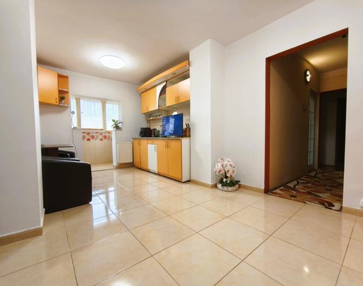 Apartament cu 3 camere decomandat în Ultracentral