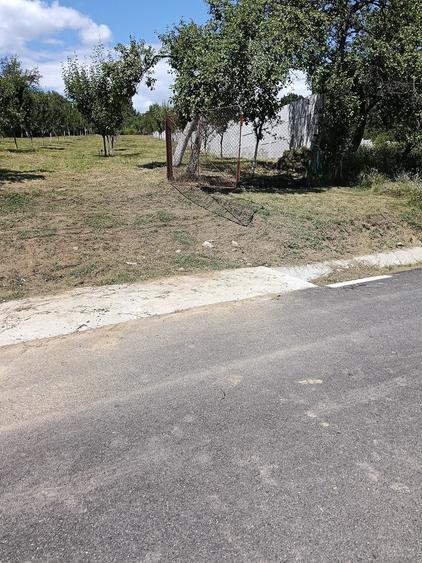 Teren de 1207 mp, în Burluși