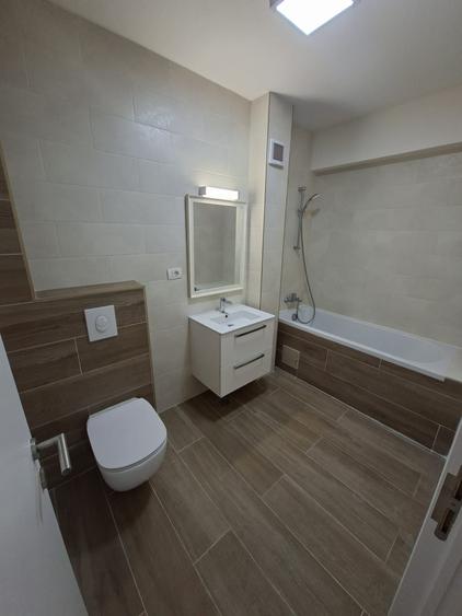 Apartament cu 3 camere decomandat în Sat Vacanță