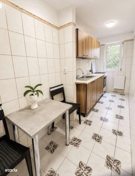 Apartament cu 3 camere decomandat în Lacul Tei