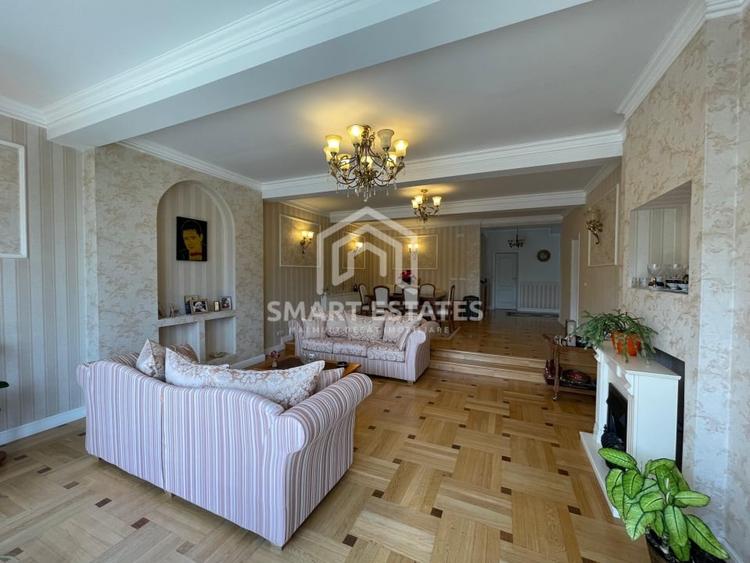 Casă individuală cu 7 camere decomandat cu Canalizare în Alexandru Obregia