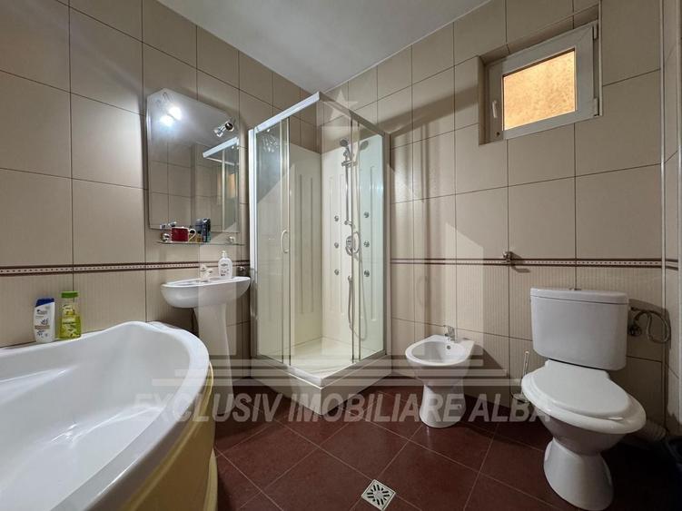Apartament cu 3 camere decomandat, mobilat în Maier