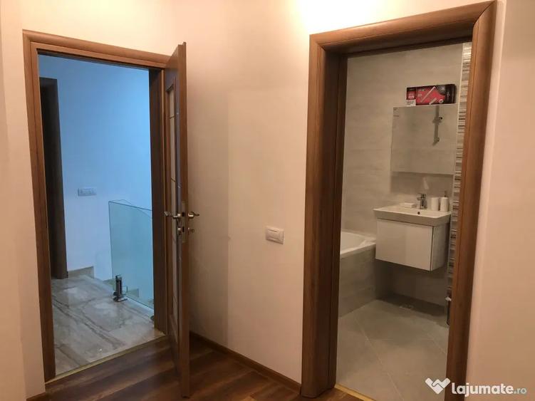 Apartament cu 4 camere decomandat în Cioplea
