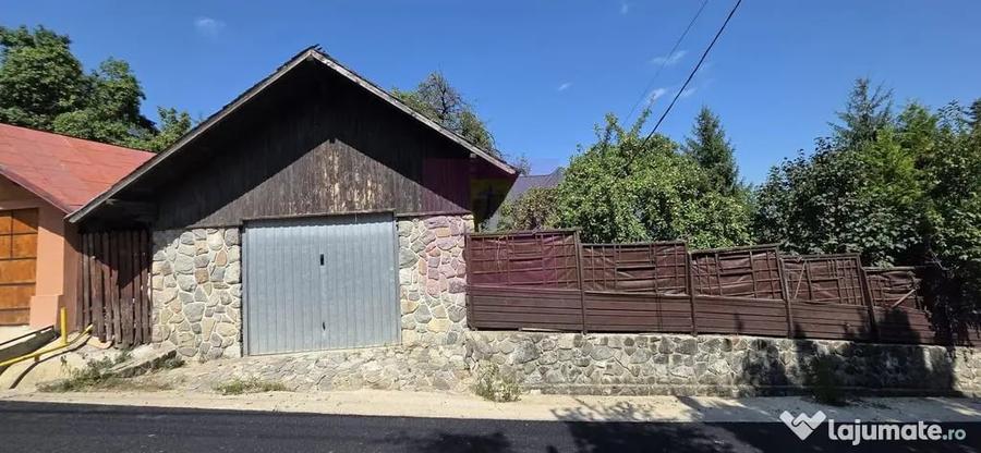 Casă cu 5 camere cu Teren 840 Mp în Central