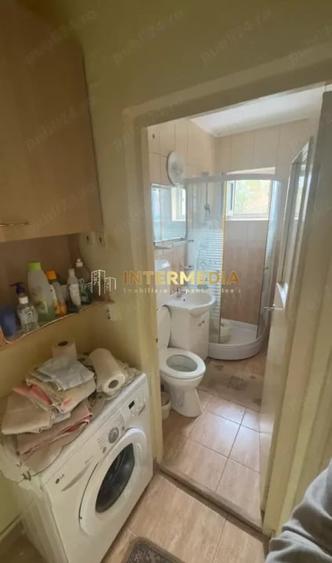 Apartament cu 3 camere nedecomandat, mobilat în Cetate