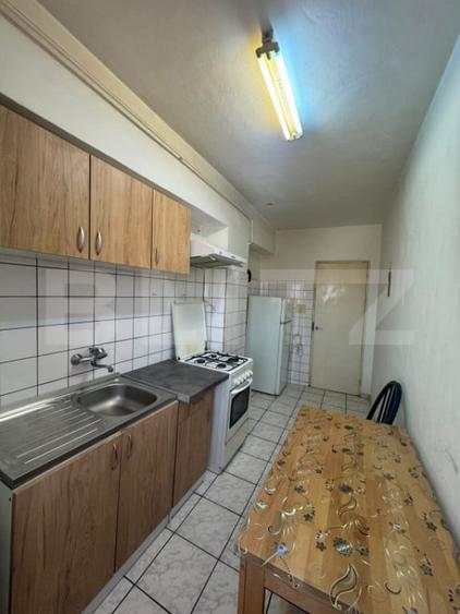 Garsonieră decomandată în Central