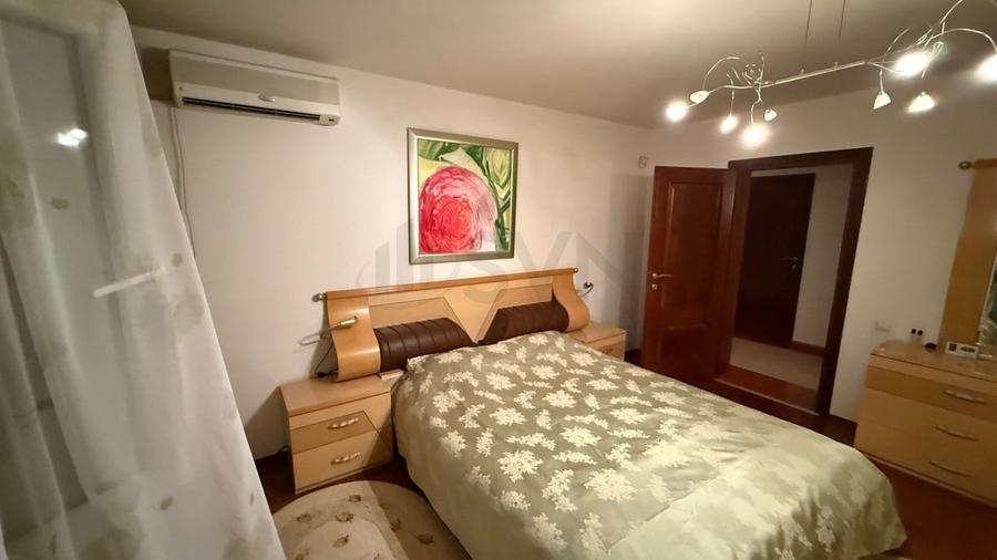 Casă individuală cu 6 camere cu Canalizare în Pipera
