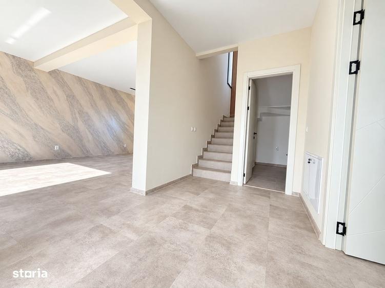 Casă cu 4 camere cu Teren 1500 Mp în Copou