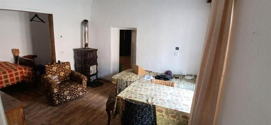 Casă cu 3 camere cu Teren 2974 Mp în Șișterea