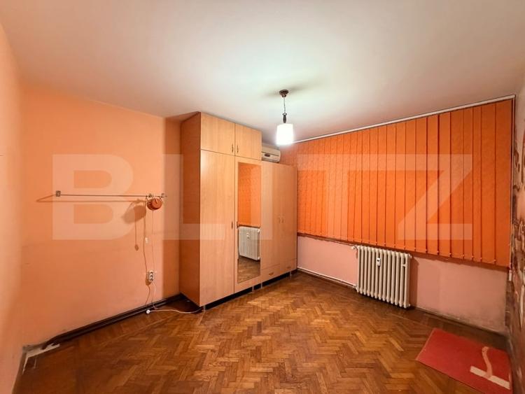 Apartament cu 2 camere semidecomandat, mobilat în Rovine