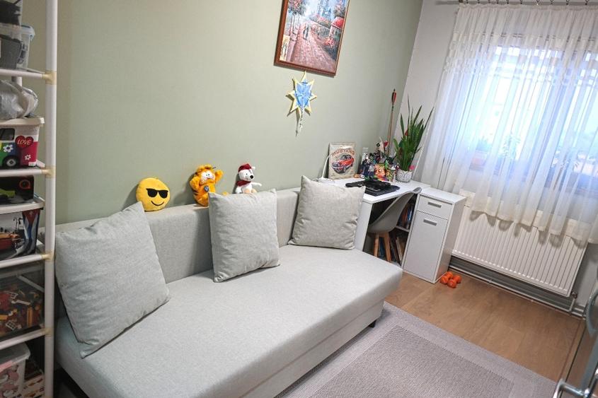Apartament cu 5 camere decomandat, mobilat în Aurel Vlaicu
