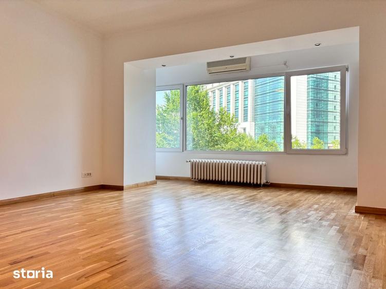 Apartament cu 4 camere decomandat în Centrul Civic