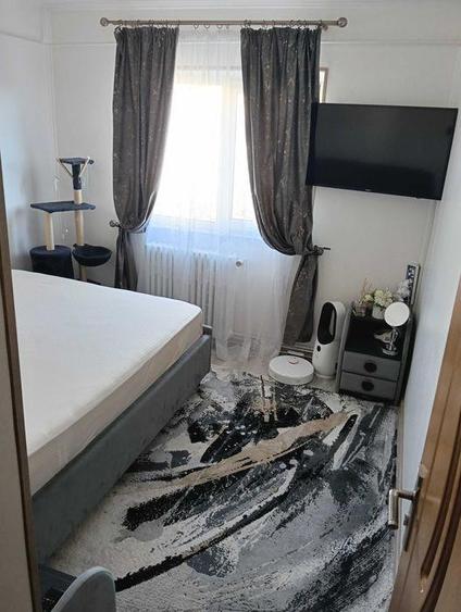 Apartament cu 3 camere decomandat în Canta