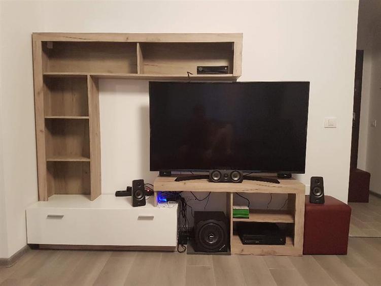 Apartament cu 2 camere semidecomandat, mobilat în Tractorul