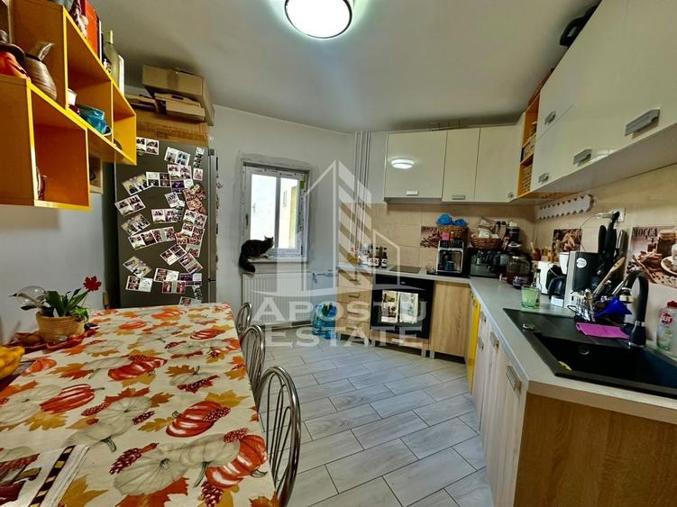 Apartament cu 3 camere semidecomandat, mobilat în Soarelui