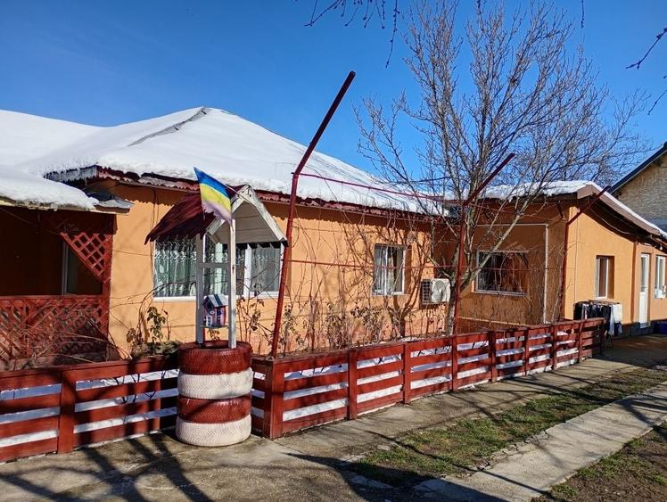 Casă cu 4 camere în Brătășanca