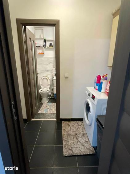 Apartament cu 3 camere semidecomandat în Sud