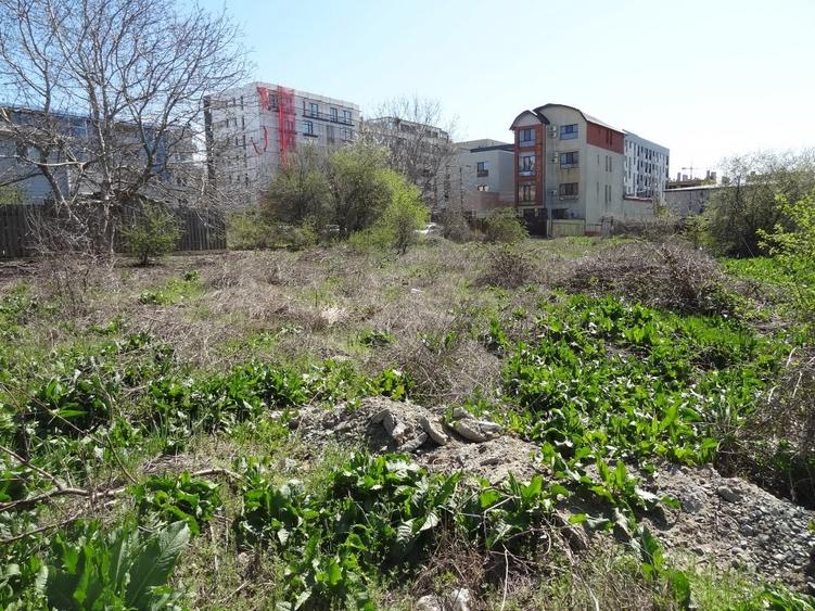 Teren Construcții intravilan de 2500 mp, în Universitate