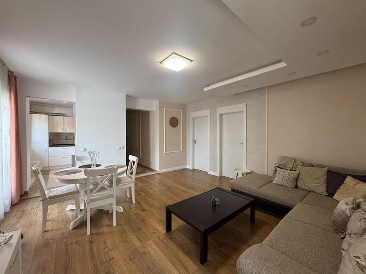 Apartament cu 3 camere semidecomandat, mobilat în Aviației