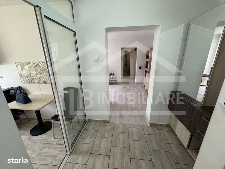 Apartament cu 2 camere semidecomandat în 7 Noiembrie