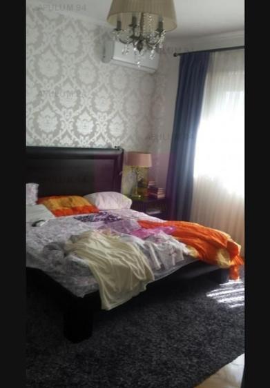 Casă cu 5 camere cu Teren 220 Mp în Drumul Sării