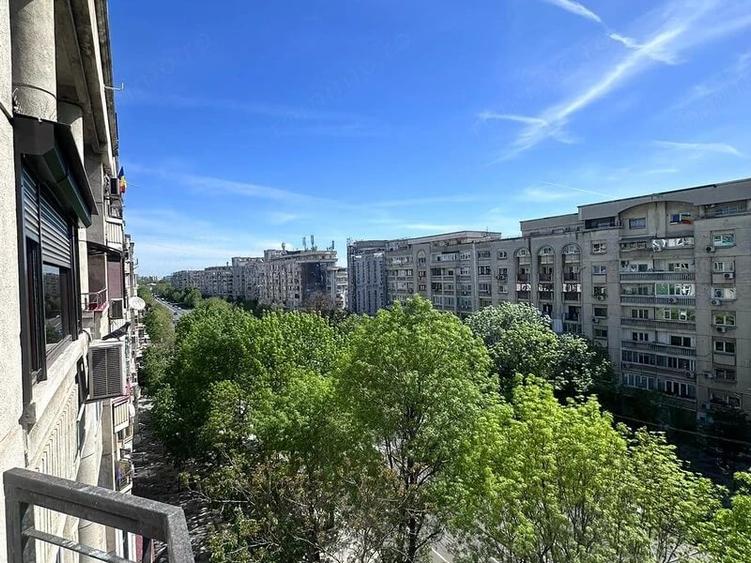Apartament cu 4 camere decomandat în Decebal