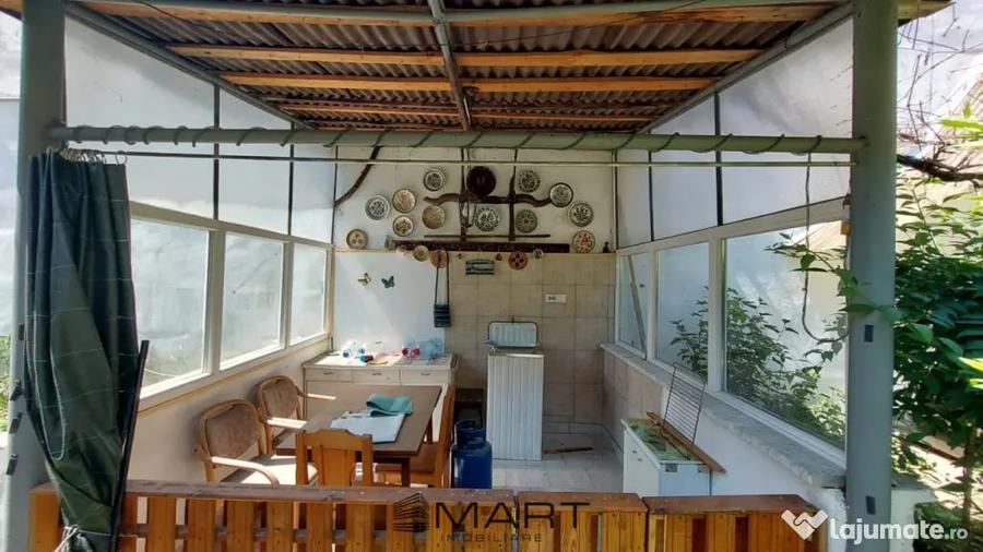 Casă cu 8 camere cu Teren 800 Mp în Central