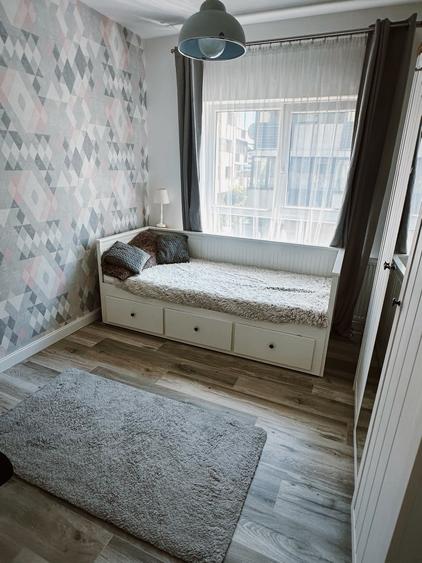 Apartament cu 3 camere decomandat, mobilat în Florești