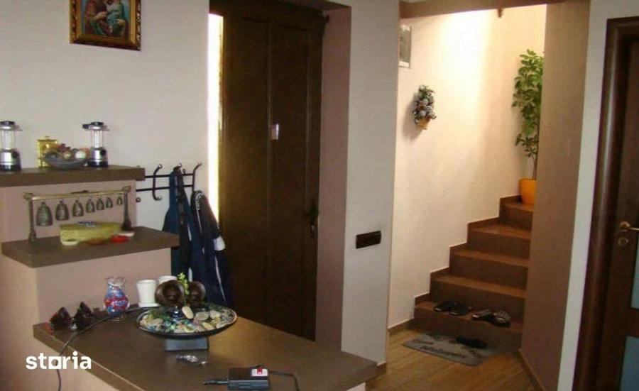 Casă cu 5 camere cu Teren 213 Mp în Militari