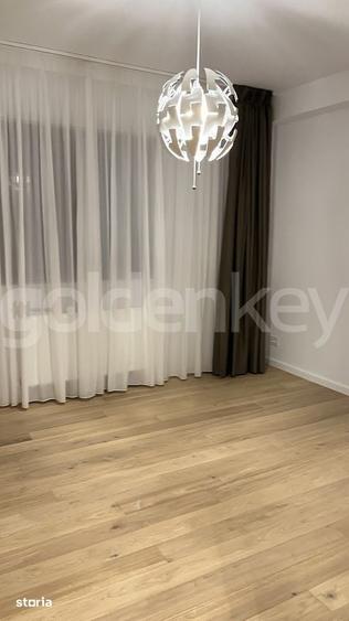 Casă cu 7 camere cu Teren 1000 Mp în Central