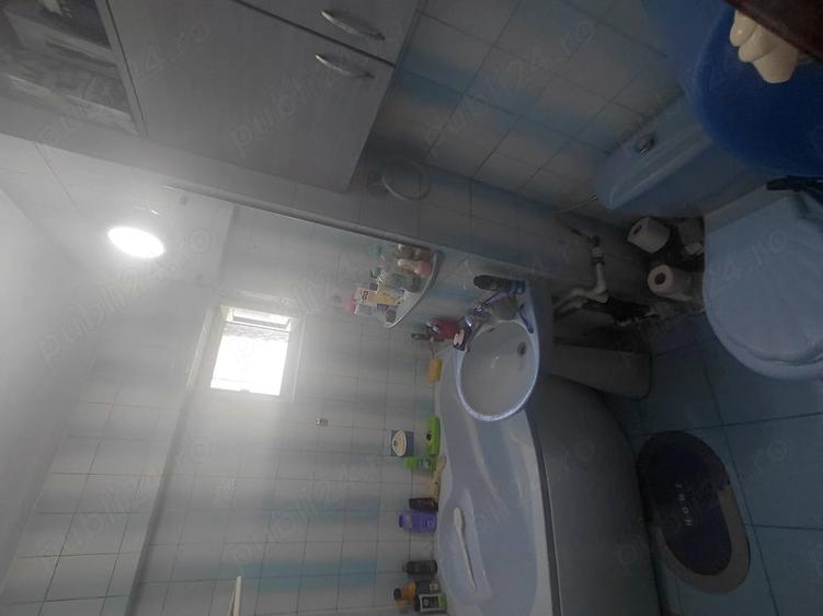 Apartament cu 4 camere decomandat în Central