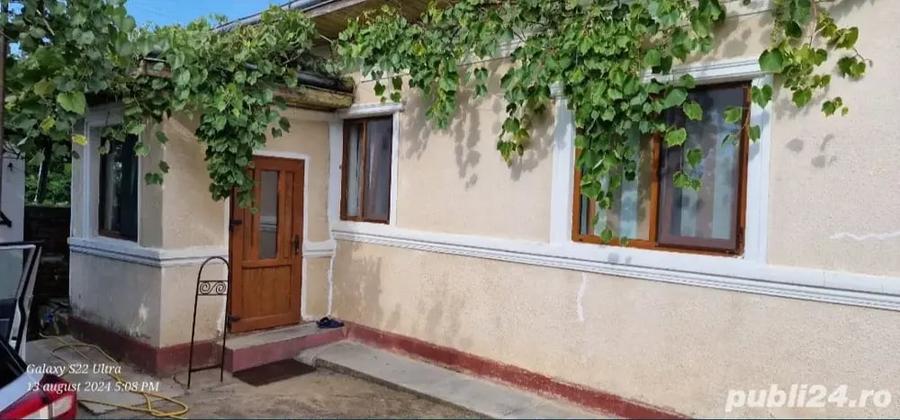 Casă cu 3 camere cu Teren 1700 Mp în Răchiteni